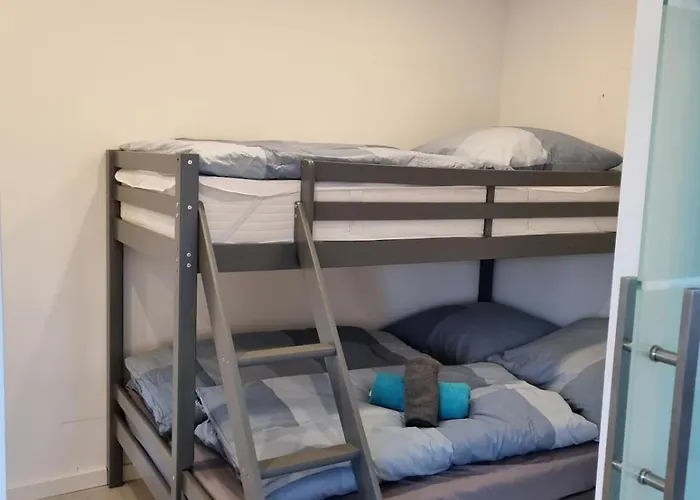 Mit Terasse Und Garten *