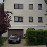 Mit Terasse Und Garten Апартаменты *